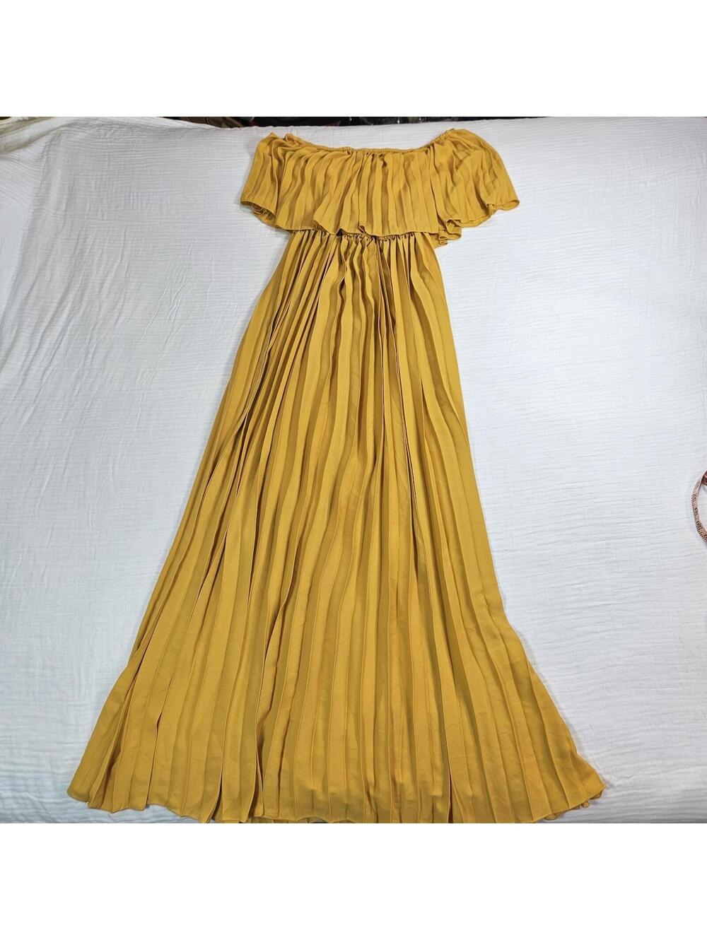 Women’s Size Small Off-the-Shoulder Pleated Maxi Dress Solid Gold Sleeveless